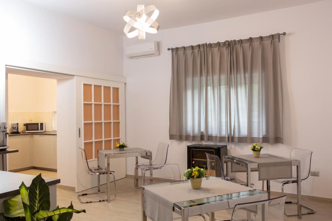 B&B Da Francesco Paestum Bagian luar foto